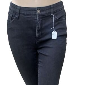 667143....St John's Bay Skinny Jeans Size 12, W31" 27"Inseam 10"Rise